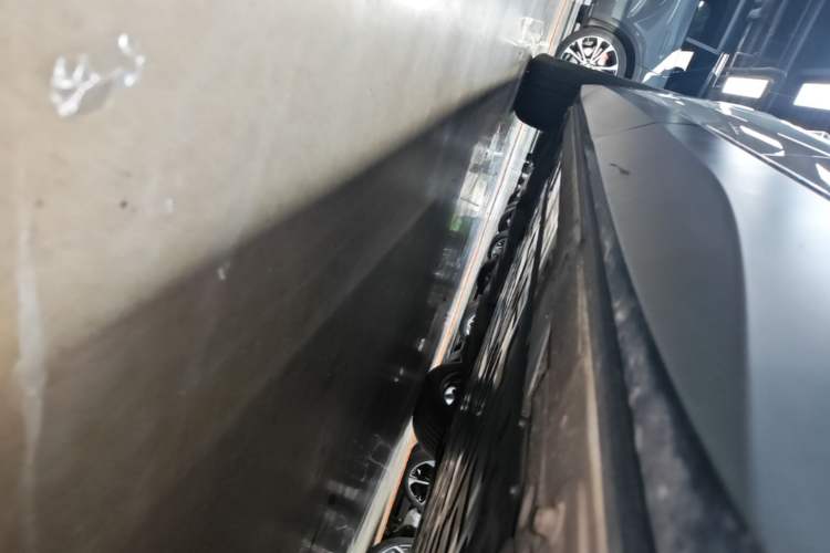 Used Nio EC7 2023 75 kWh Left Side Sill
