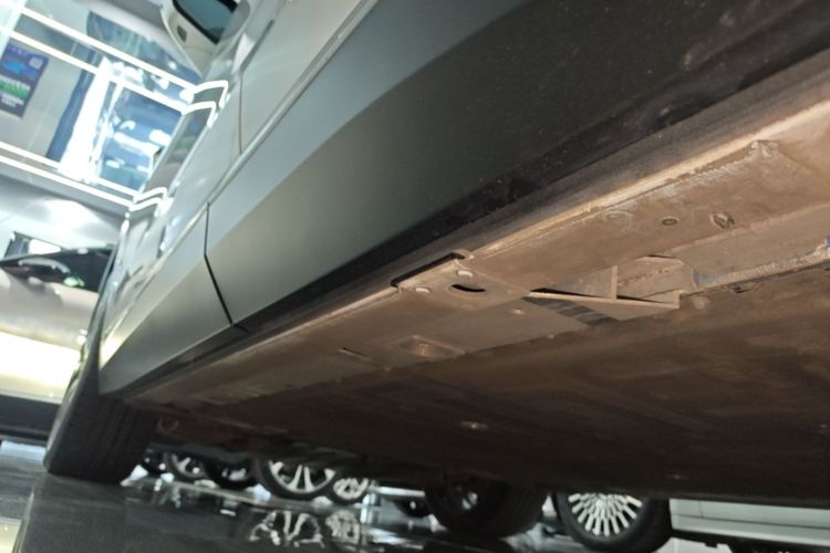 Used Nio EC7 2023 75 kWh Left Side Sill