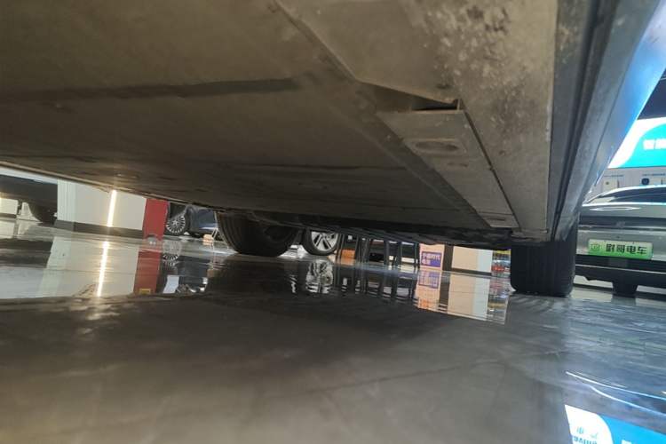 Used Nio EC7 2023 75 kWh Left Side Sill