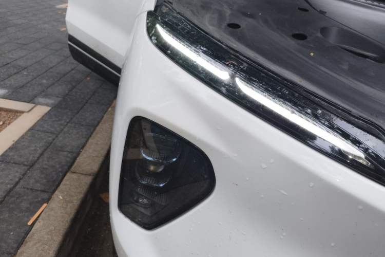 Used Nio EC7 2023 75 kWh Right Front Headlight