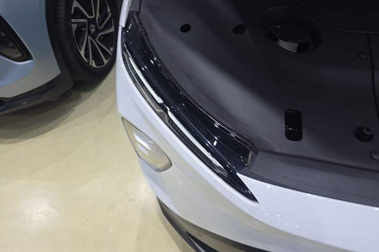 Used Nio EC7 2023 75 kWh Right Front Headlight