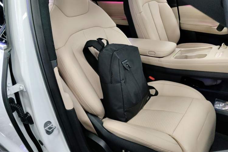 Used Nio EC7 2023 75 kWh Right Front Seat
