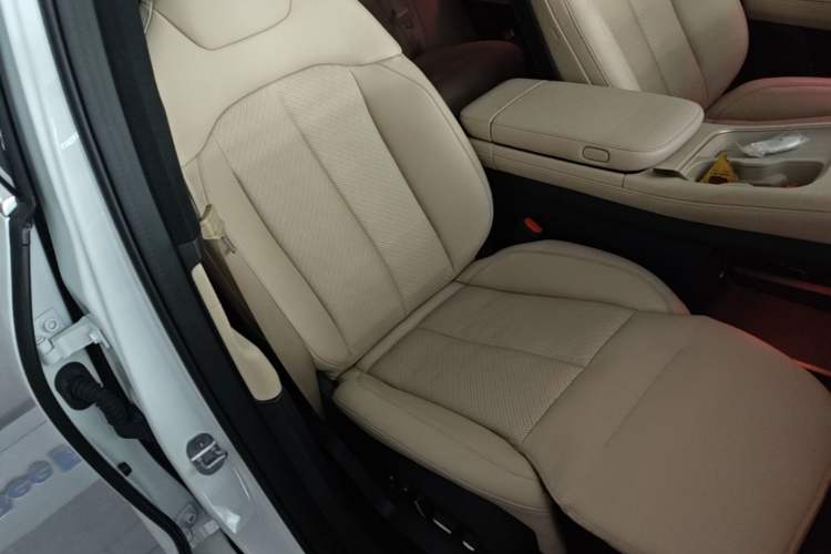 Used Nio EC7 2023 75 kWh Right Front Seat
