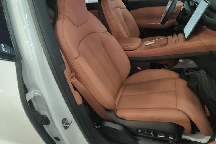 Used Nio EC7 2023 75 kWh Right Front Seat