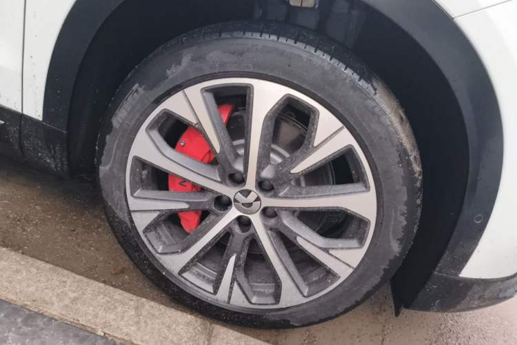 Used Nio EC7 2023 75 kWh Right Front Wheel Hub