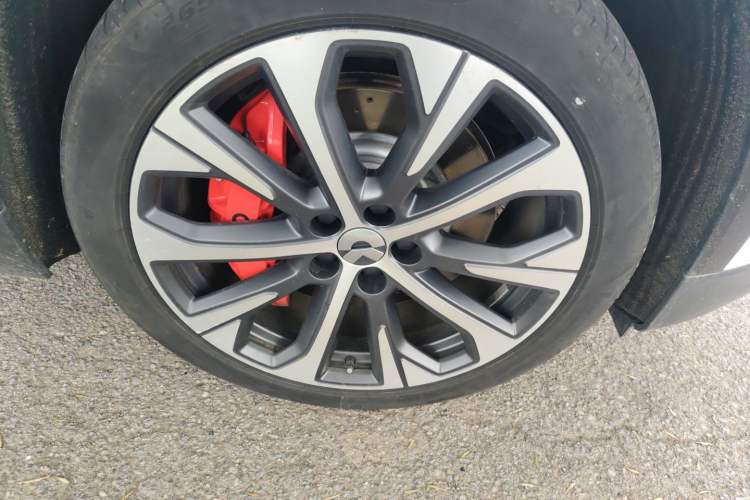 Used Nio EC7 2023 100kWh First Edition Right Front Wheel Hub