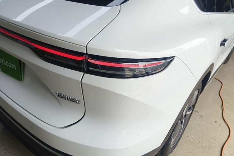 Used Nio EC7 2023 75 kWh Right Rear Taillight