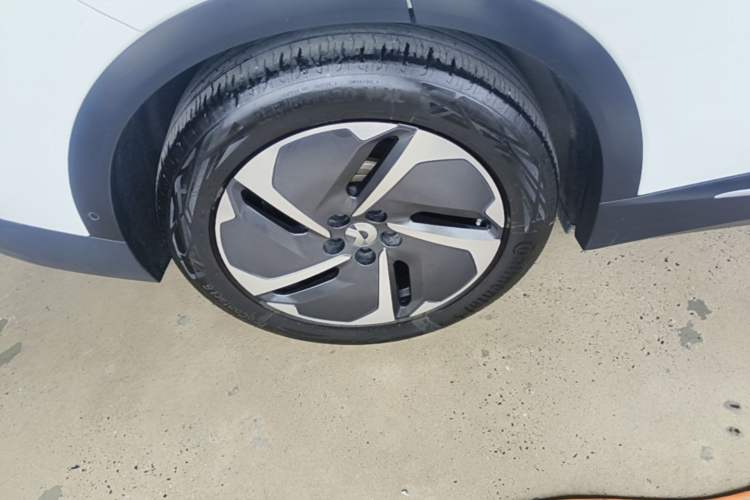 Used Nio EC7 2023 75 kWh Right Rear Wheel Hub
