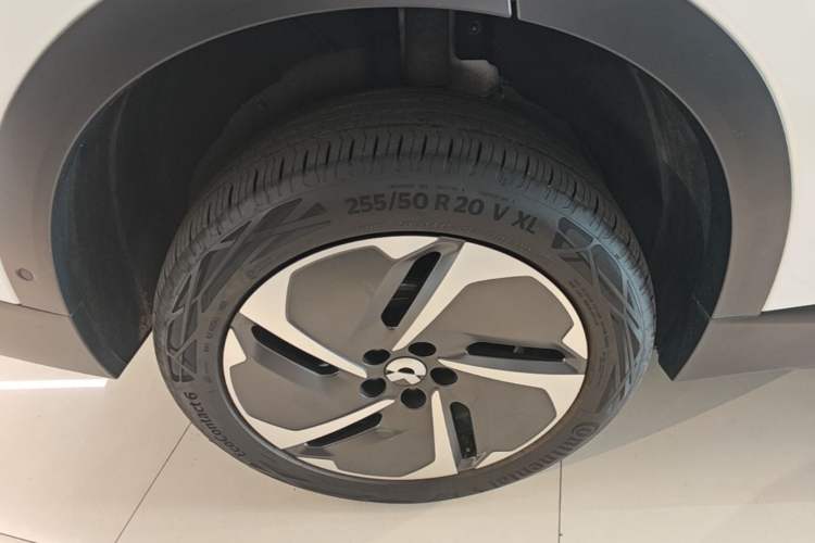 Used Nio EC7 2023 75 kWh Right Rear Wheel Hub