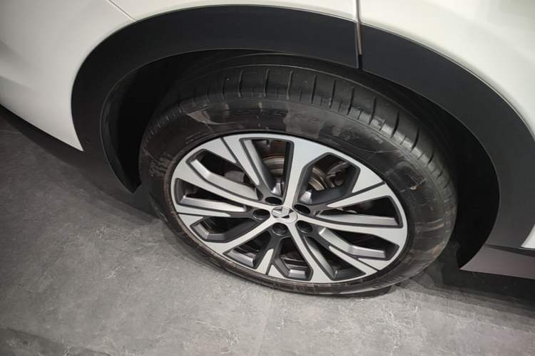 Used Nio EC7 2023 75 kWh Right Rear Wheel Hub