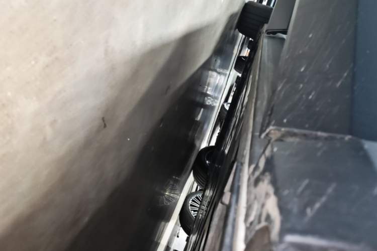 Used Nio EC7 2023 75 kWh Right Side Sill