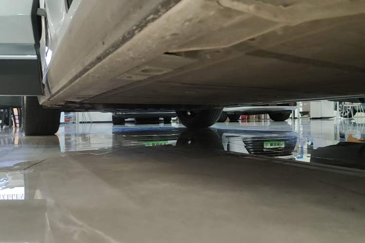 Used Nio EC7 2023 75 kWh Right Side Sill