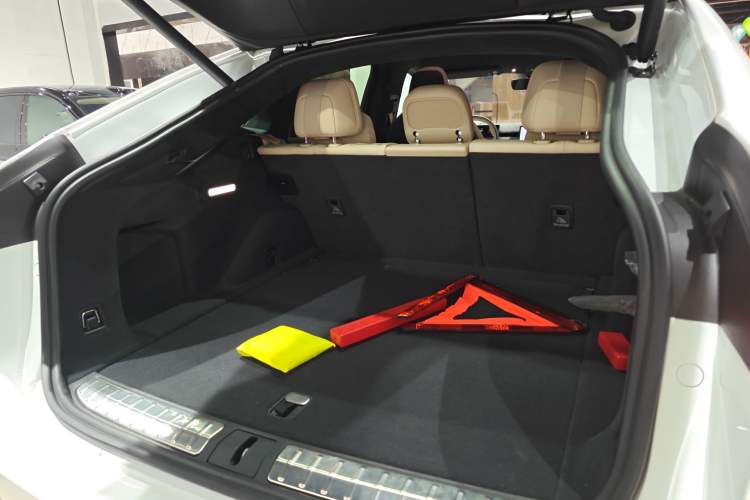 Used Nio EC7 2023 75 kWh Trunk