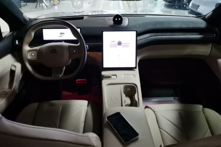 Used Nio EC7 2023 100kWh Center Console