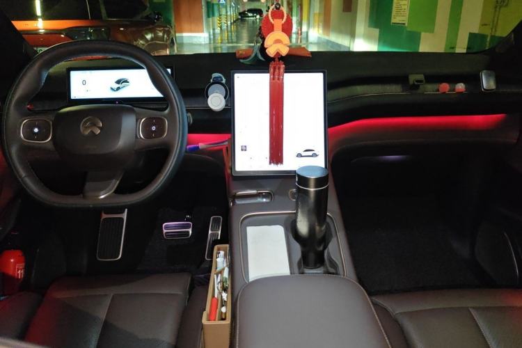 Used Nio EC7 2023 75 kWh Center Console