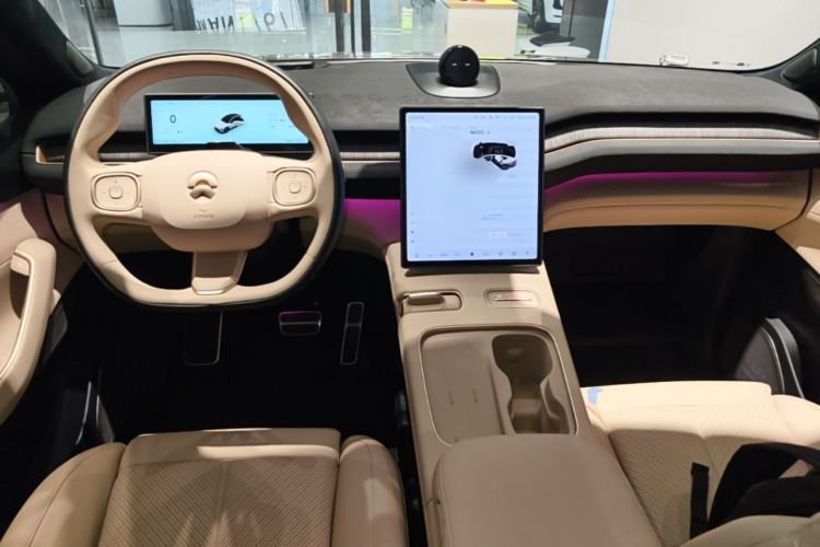 Used Nio EC7 2023 100kWh Center Console