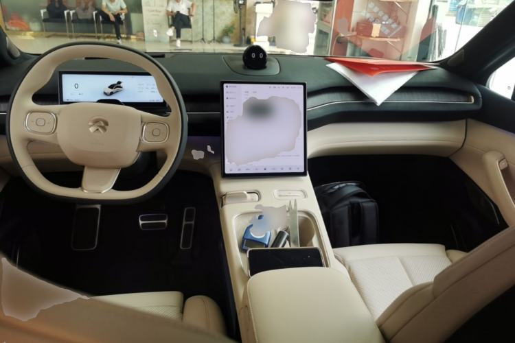 Used Nio EC7 2023 75 kWh Center Console