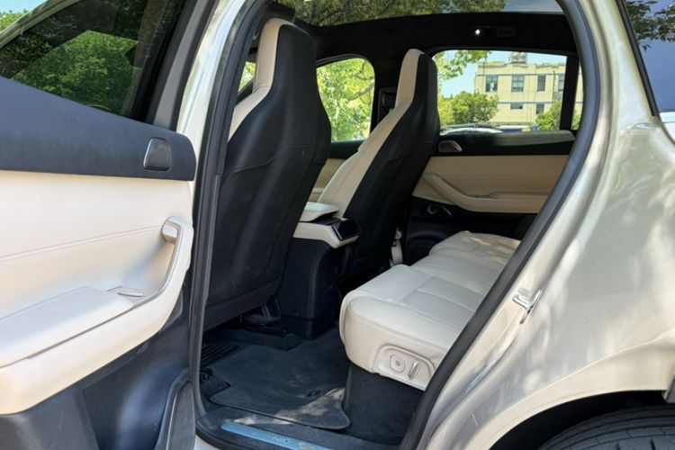 Used Nio EC7 2023 75 kWh Interior 8
