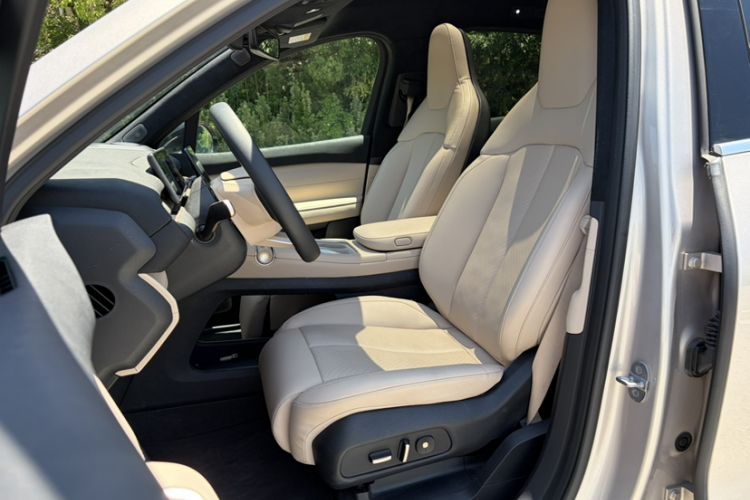 Used Nio EC7 2023 75 kWh Left Front Seat