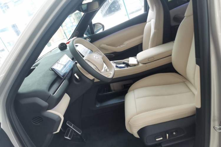 Used Nio EC7 2023 75 kWh Left Front Seat