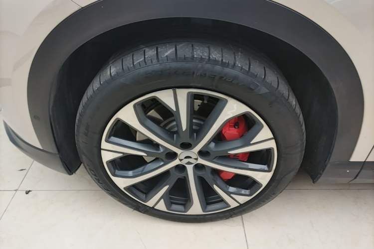Used Nio EC7 2023 75 kWh Left Front Wheel Hub