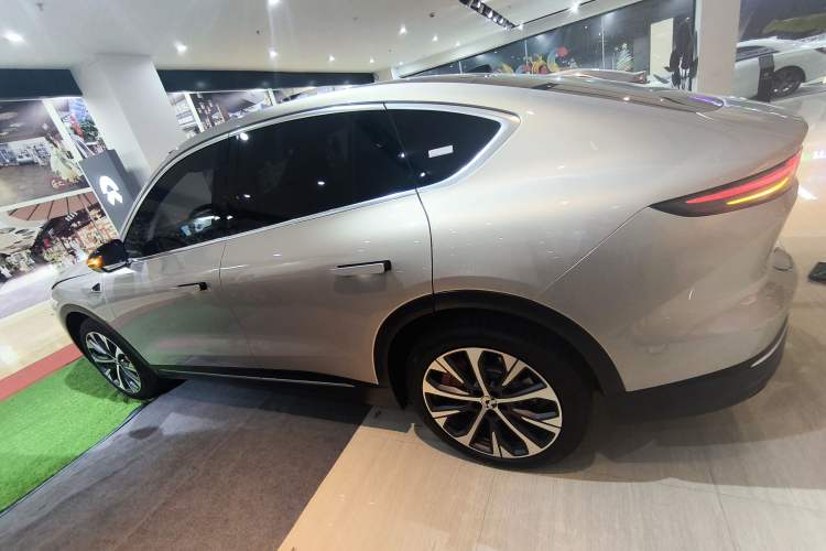 Used Nio EC7 2023 75 kWh Left Side