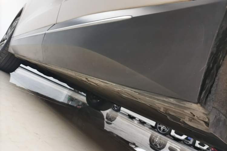 Used Nio EC7 2023 75 kWh Left Side Sill