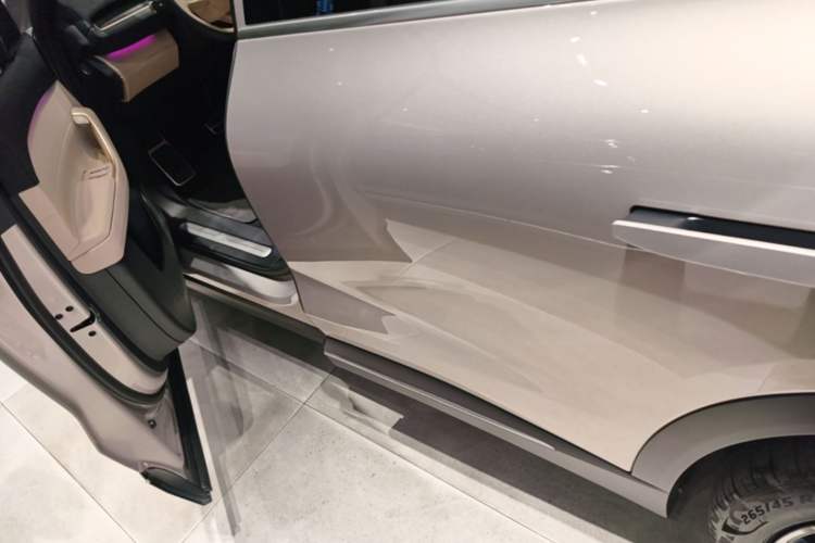 Used Nio EC7 2023 100kWh Left Side Sill