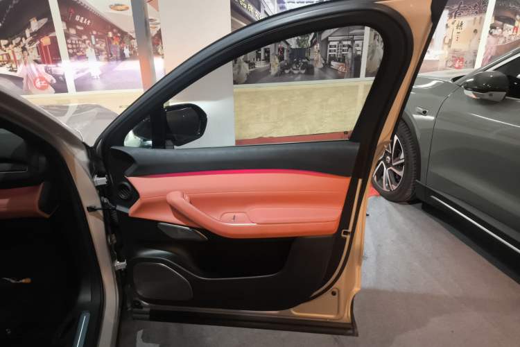 Used Nio EC7 2023 75 kWh Right Front Door Interior