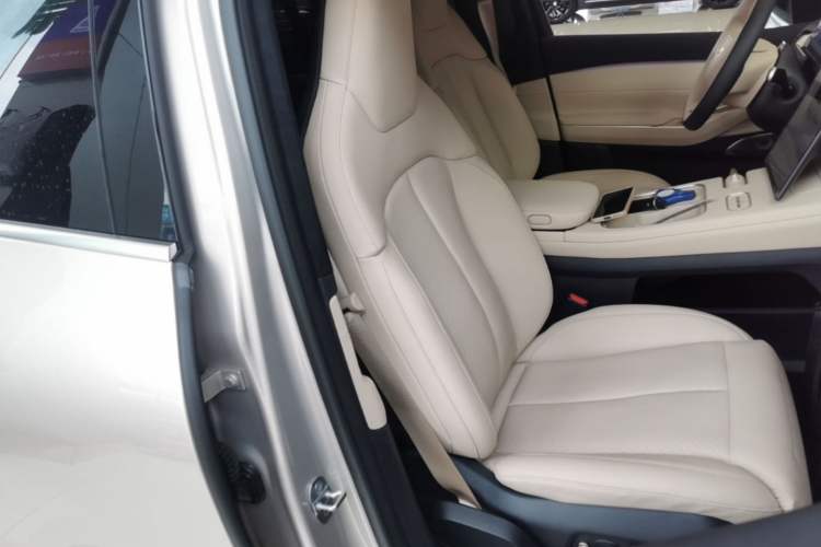 Used Nio EC7 2023 75 kWh Right Front Seat