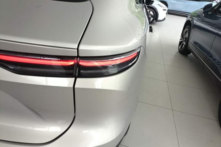 Used Nio EC7 2023 100kWh Right Rear Taillight