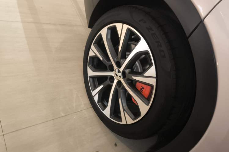 Used Nio EC7 2023 75 kWh Right Rear Wheel Hub