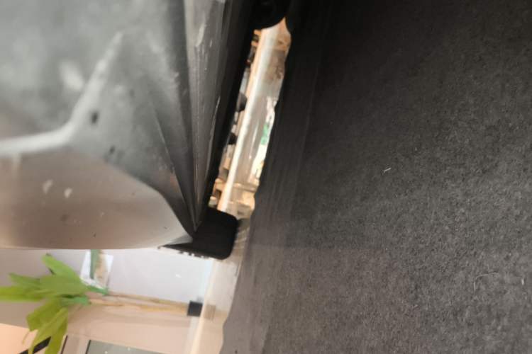 Used Nio EC7 2023 75 kWh Right Side Sill