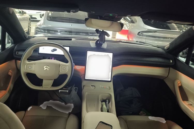 Used Nio EC7 2024 75 kWh Center Console