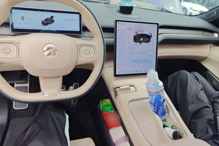 Used Nio EC7 2024 75 kWh Center Console