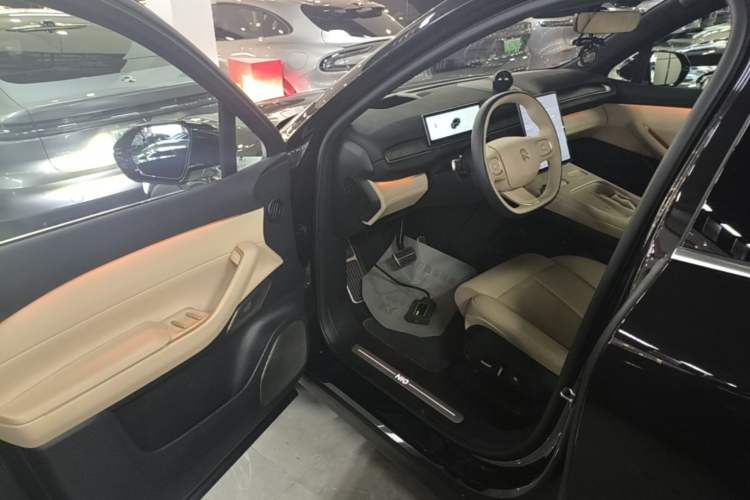 Used Nio EC7 2024 75 kWh Driver Seat