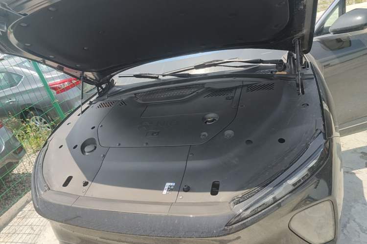 Used Nio EC7 2024 75 kWh Engine Bay