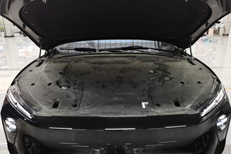Used Nio EC7 2024 75 kWh Engine Bay