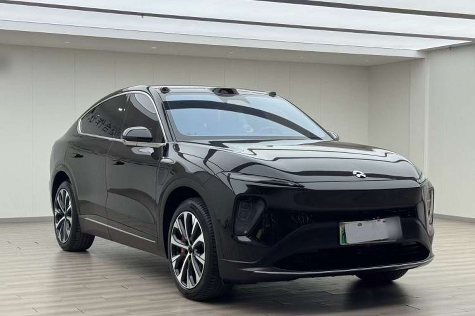 Used Nio EC7 2024 75 kWh Front Right 45 Deg