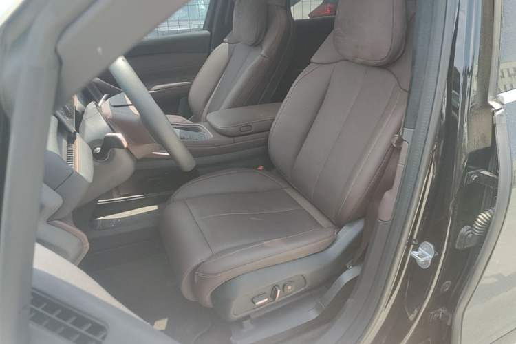 Used Nio EC7 2024 75 kWh Left Front Seat
