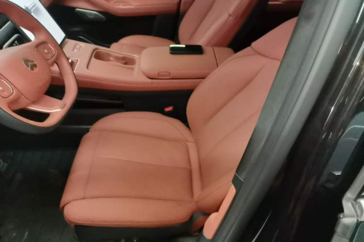 Used Nio EC7 2024 75 kWh Left Front Seat