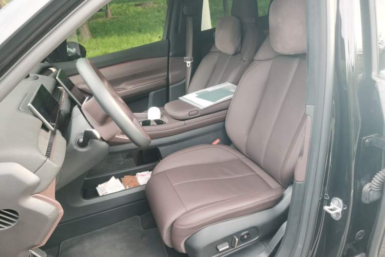 Used Nio EC7 2024 75 kWh Left Front Seat