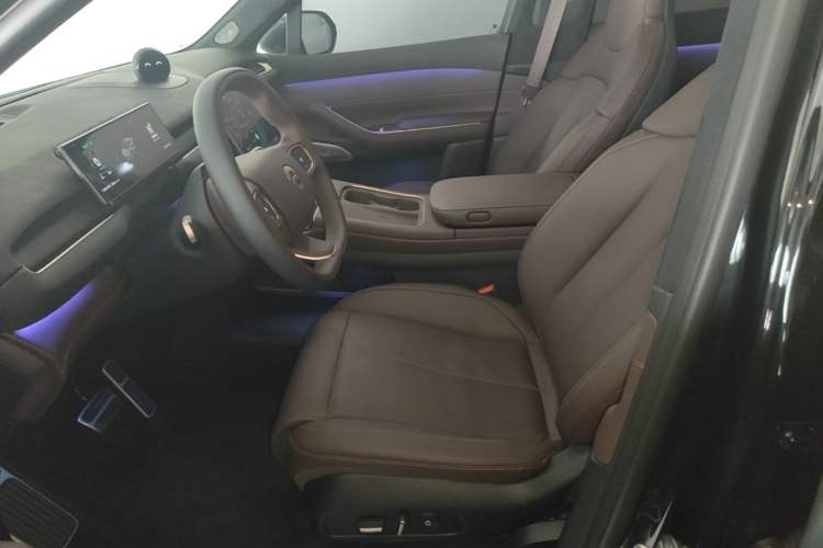Used Nio EC7 2024 75 kWh Left Front Seat