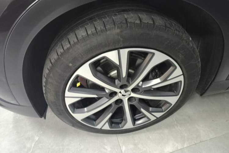 Used Nio EC7 2024 75 kWh Left Front Wheel Hub