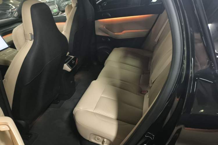 Used Nio EC7 2024 75 kWh Left Rear Seat