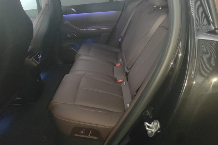 Used Nio EC7 2024 75 kWh Left Rear Seat