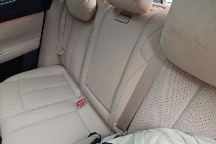 Used Nio EC7 2024 75 kWh Left Rear Seat