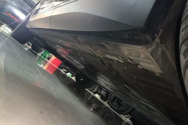 Used Nio EC7 2024 75 kWh Left Side Sill