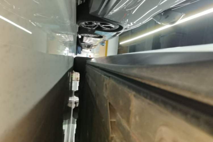 Used Nio EC7 2024 75 kWh Left Side Sill