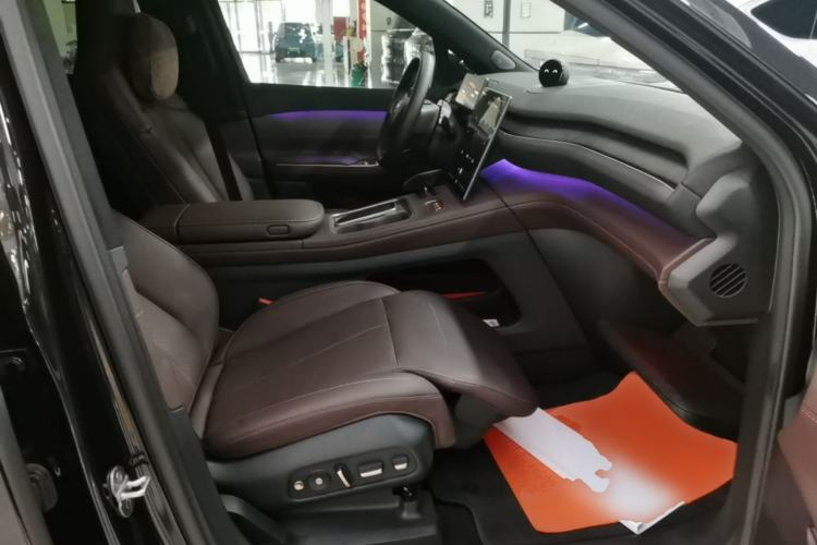 Used Nio EC7 2024 75 kWh Right Front Seat